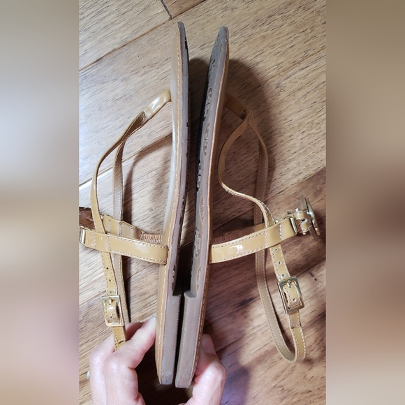 Tori Burch Ali Thong Sandal - Picture 4 of 7